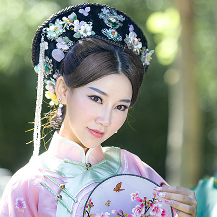 清新桃林妃子帶團(tuán)扇女生頭像，唯美古風(fēng)真人頭
