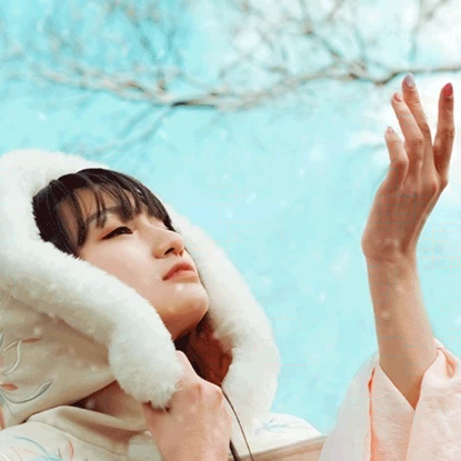 白雪飄落清新氣質(zhì)女生頭像，唯美古風(fēng)真人頭像