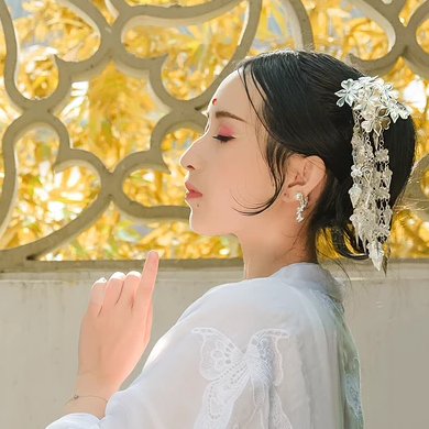 青山煙雨女生頭像，唯美古風(fēng)真人頭像