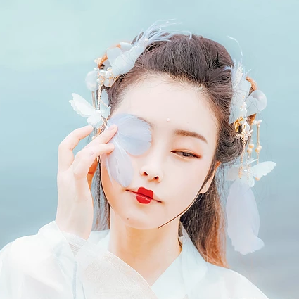 羽仙帶傘女生頭像，唯美古風(fēng)真人頭像