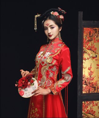 富貴金鳳中式禮服，別致飄帶新娘禮服