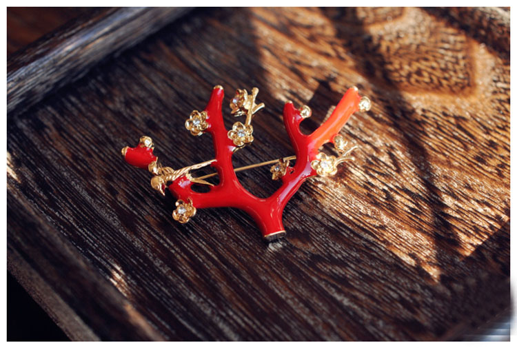 家佳樂文學文藝復古紅釉梅花樹枝棲小鳥雅致胸針
