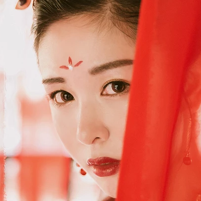 紅佛女子頭像，唯美古風(fēng)真人頭像