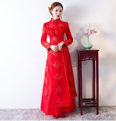 精致蕾絲花紋中式禮服，新娘結(jié)婚禮服