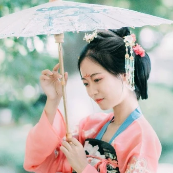 紅衣女子帶傘頭像，唯美古風女子真人頭像