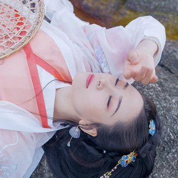 珠簾斗笠女生頭像，唯美古風(fēng)真人頭像