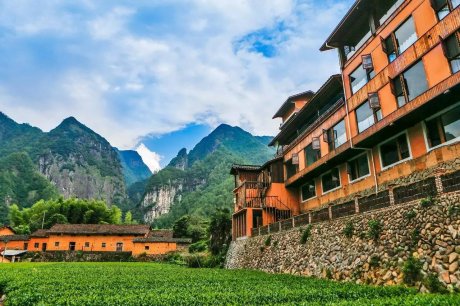 閑思居民宿，暢游在清涼山泉