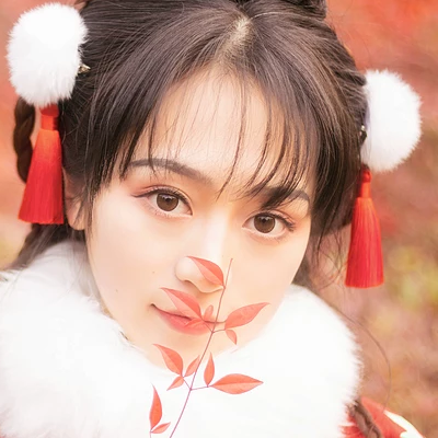 俏皮可愛帶折扇女生頭像，唯美古風(fēng)真人頭像