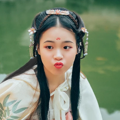 超萌可愛帶團(tuán)扇女生頭像，唯美古風(fēng)真人頭像