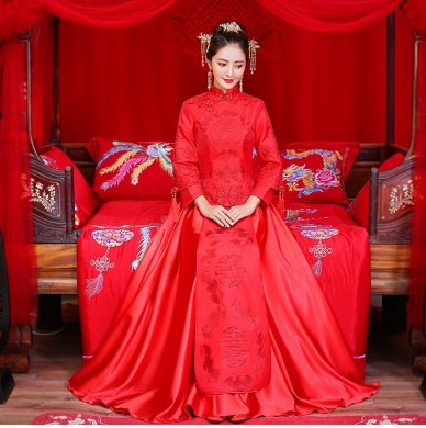 簡單大氣的中式禮服，新娘結(jié)婚禮服