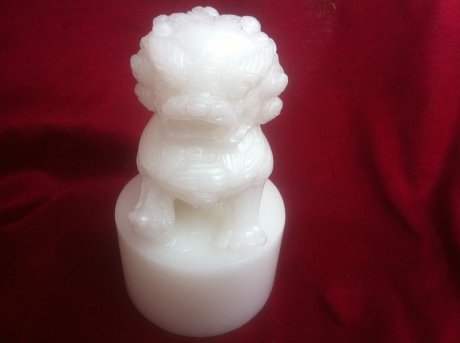 天然白玉，精雕玉獅