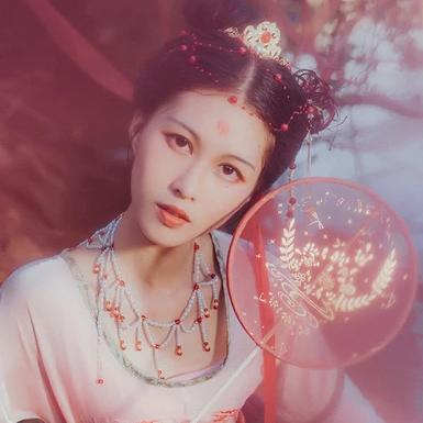 嬌艷彼岸花女子頭像，唯美古風(fēng)真人頭像