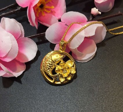 年年有余，鯉魚抱蓮花吊墜