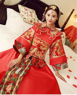 紅色中式禮服，傳統(tǒng)古典魅力新娘禮服