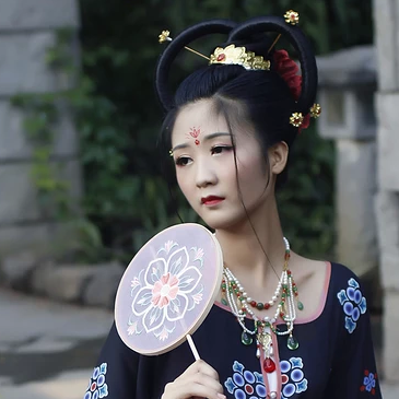 妖艷冷漠的女生頭像，唯美古風(fēng)真人女子頭像