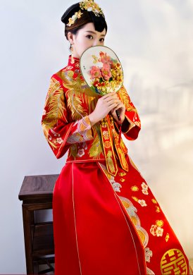 傳統(tǒng)中式禮服，紅色結婚新娘禮服