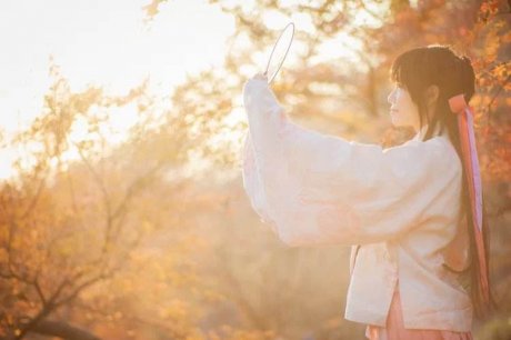 意境唯美的古風(fēng)女生網(wǎng)名: 素衣白紗,負(fù)了蒹葭