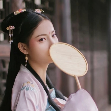 清新唯美帶團(tuán)扇女生頭像，古風(fēng)真人頭像