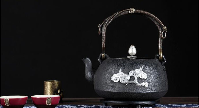 日本鐵壺純手工鑲銀茶壺，日本鐵壺歷史