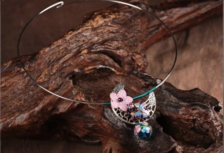 民族風(fēng)項(xiàng)圈月牙吊墜復(fù)古項(xiàng)鏈?zhǔn)罪? / data-D17Z=