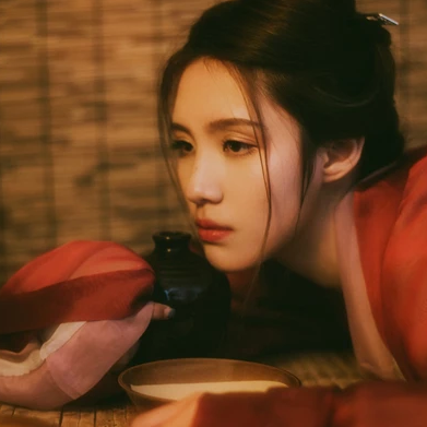 紅衣傷感喝酒女生頭像，唯美古風(fēng)真人頭像