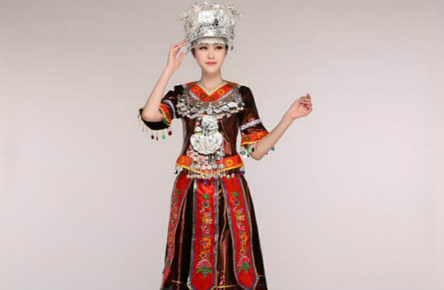 民族風(fēng)服裝侗族服飾