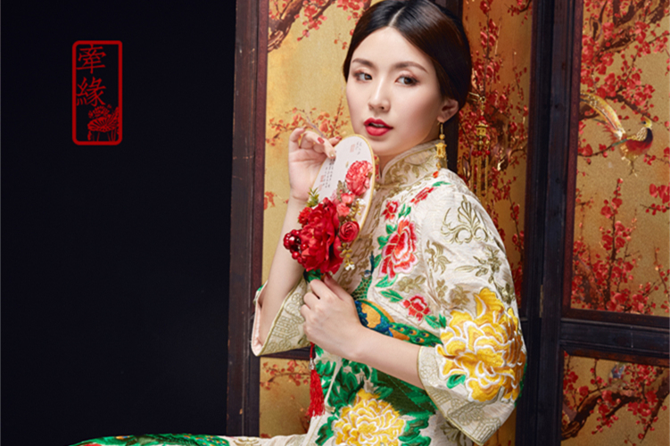 復古中式白色孔雀刺繡禮服，唐裝刺繡精美龍鳳