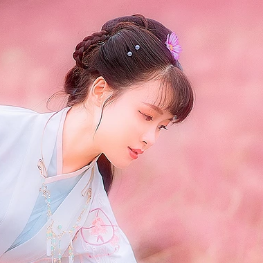 粉色帶團(tuán)扇女生頭像，唯美古風(fēng)真人頭像