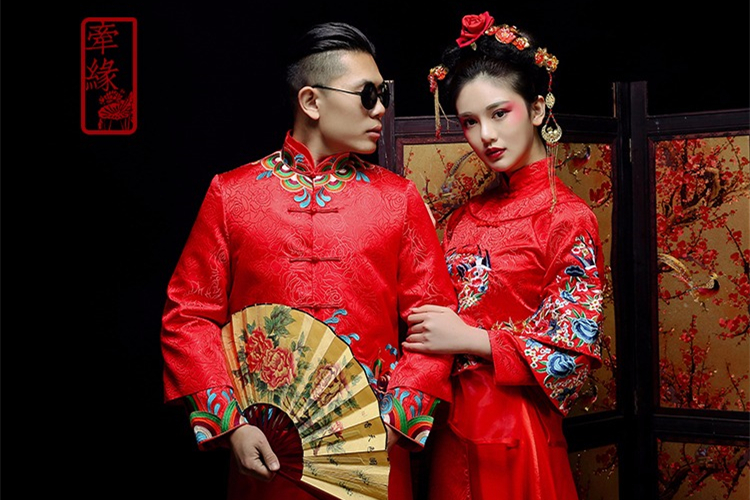 中國(guó)古典元素刺繡新娘禮服，敬酒服長(zhǎng)袖春裝