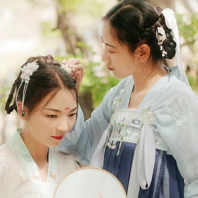 漢服帶團(tuán)扇閨蜜頭像，唯美古風(fēng)真人頭像