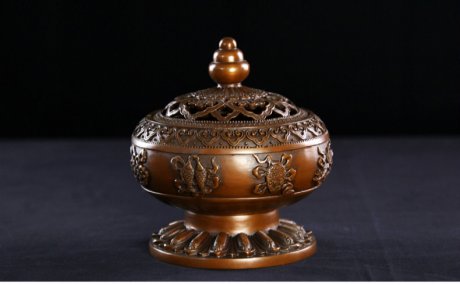 八寶蓮瓣熏香爐，仿古紫銅鏤空香爐