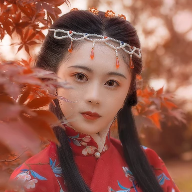 紅葉映霞女生頭像，唯美古風(fēng)真人頭像