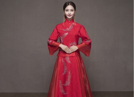 羽毛圖案新娘結(jié)婚禮服，簡(jiǎn)約大氣中式禮服
