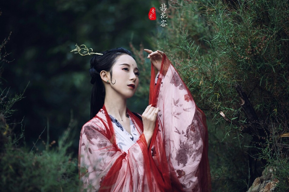 庭院深深思幾許古風(fēng)女子頭像，古風(fēng)真人頭像