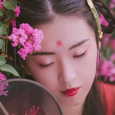 花顏古典氣質女生頭像，唯美古風真人頭像